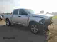 2018 Ram 1500 Express z VIN 1C6RR7KG4JS293592, wystawiony jako Copart lot #66250155 z przebiegiem 125 069 mil mil oraz Szkoda całkowita • Salvage title. Historia ofert i sprzedaży dostępna na DreamBid. Obrazek 4.