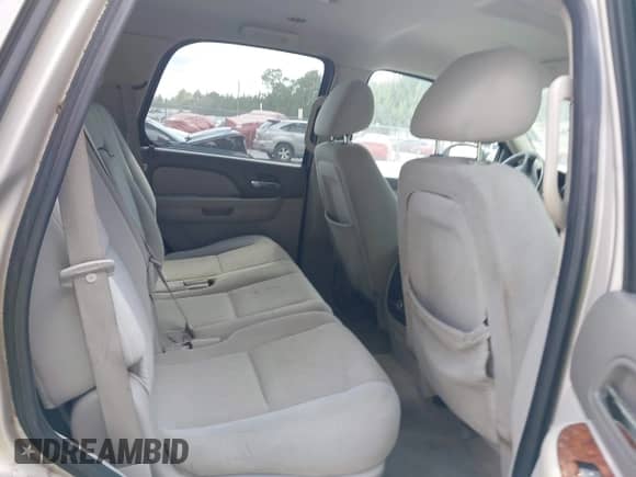 2007 Chevrolet Tahoe LTZ z VIN 1GNFK13077R132501, wystawiony jako IAAI lot #43162107 z przebiegiem Nie podano mil oraz . Historia ofert i sprzedaży dostępna na DreamBid. Obrazek 8.