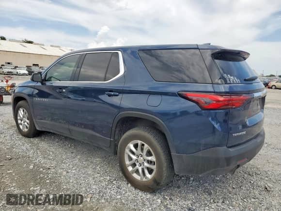 2022 Chevrolet Traverse LS z VIN 1GNERFKW4NJ104158, wystawiony jako Copart lot #70577495 z przebiegiem Nie podano mil oraz Szkoda całkowita • Salvage title. Historia ofert i sprzedaży dostępna na DreamBid. Obrazek 2.