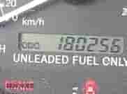 1997 Toyota Camry LE z VIN 4T1BF22K8VU005878, wystawiony jako IAAI lot #42447380 z przebiegiem 180 256 mil mil oraz . Historia ofert i sprzedaży dostępna na DreamBid. Obrazek 15.