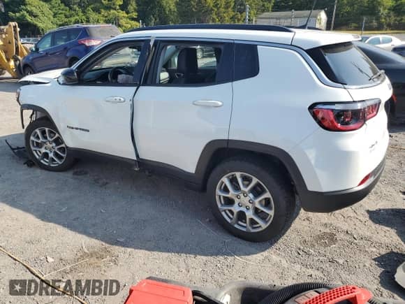 2022 Jeep Compass Latitude Lux с VIN 3C4NJDFBXNT185204, выставлен на аукционе Copart как лот 80005085 с пробегом 62 342 миль миль и Списание • Salvage title. История ставок и продаж доступна на DreamBid. Изображение 2.