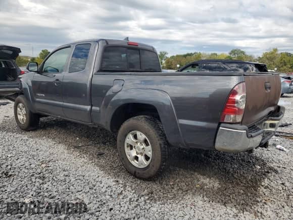 2015 Toyota Tacoma with VIN 5TFUU4EN2FX119671, listed as a Copart auction lot 84360485 with 204,816 mi miles and Salvage title. Bid and sale history available at DreamBid. Image 2.