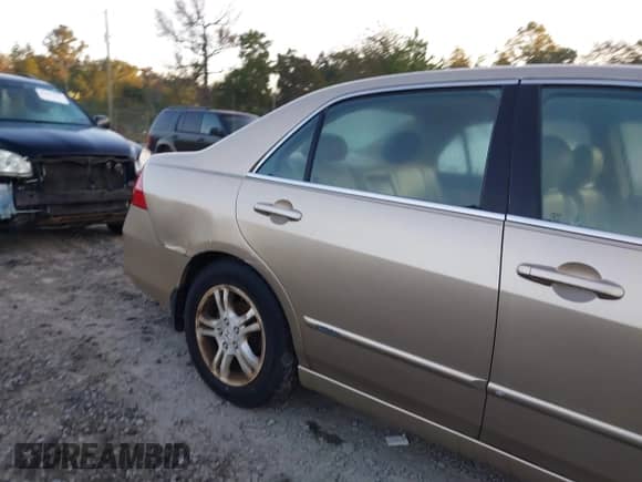 2007 Honda Accord EX-L with VIN 1HGCM56807A045795, listed as a IAAI auction lot 43508020 with 192,718 mi miles and . Bid and sale history available at DreamBid. Image 13.