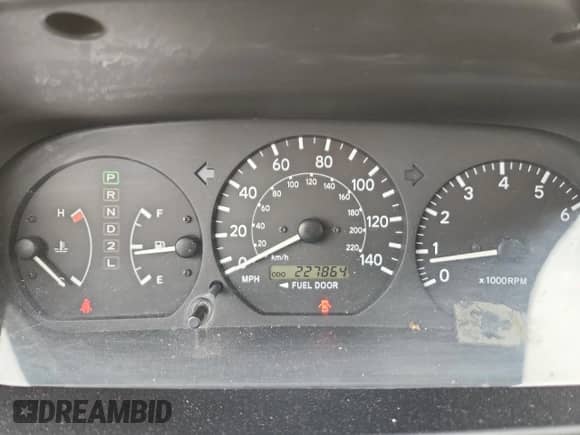 2000 Toyota Camry CE z VIN 4T1BG22K6YU640776, wystawiony jako Copart lot #82269245 z przebiegiem 227 864 mil mil oraz Szkoda całkowita • Salvage title. Historia ofert i sprzedaży dostępna na DreamBid. Obrazek 9.