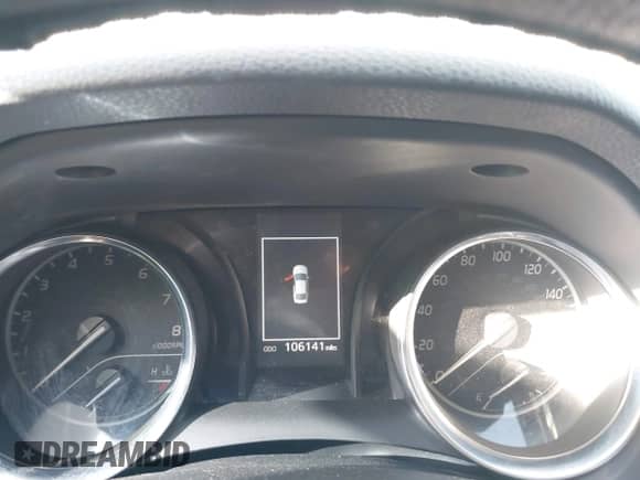 2019 Toyota Camry SE z VIN 4T1B11HK4KU167017, wystawiony jako IAAI lot #43389705 z przebiegiem 106 141 mil mil oraz . Historia ofert i sprzedaży dostępna na DreamBid. Obrazek 7.