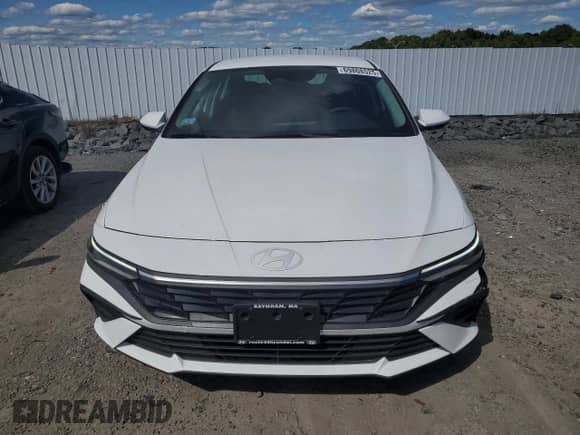 2025 Hyundai Elantra SE with VIN KMHLL4DG2SU898126, listed as a Copart auction lot 69808525 with 8,327 mi miles and Salvage title. Bid and sale history available at DreamBid. Image 5.