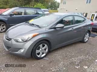 2013 Hyundai Elantra GLS z VIN 5NPDH4AE3DH332857, wystawiony jako IAAI lot #43135137 z przebiegiem 60 597 mil mil oraz . Historia ofert i sprzedaży dostępna na DreamBid. Obrazek 2.