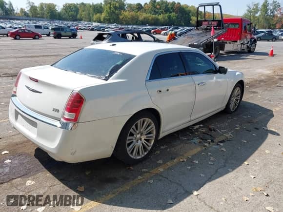 2011 Chrysler 300 Limited с VIN 2C3CA5CG5BH583023, выставлен на аукционе IAAI как лот 43231910 с пробегом Не указан миль и . История ставок и продаж доступна на DreamBid. Изображение 4.