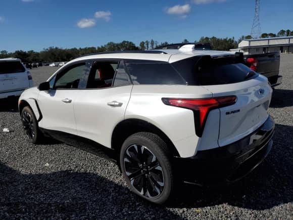 2024 Chevrolet Blazer EV eAWD RS с VIN 3GNKDCRJ3RS256916, выставлен на аукционе Copart как лот 85614204 с пробегом 110 миль миль и Списание • Salvage title. История ставок и продаж доступна на DreamBid. Изображение 2.