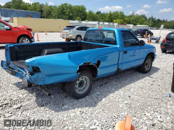 1995 Chevrolet S-10 с VIN 1GCCS14Z8S8207293, выставлен на аукционе Copart как лот 66679875 с пробегом 145 800 миль миль и Списание • Salvage title. История ставок и продаж доступна на DreamBid. Изображение 3.