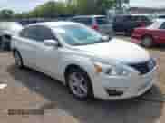 2015 Nissan Altima S z VIN 1N4AL3AP4FC130031, wystawiony jako IAAI lot #43180144 z przebiegiem 147 298 mil mil oraz . Historia ofert i sprzedaży dostępna na DreamBid. Obrazek 1.