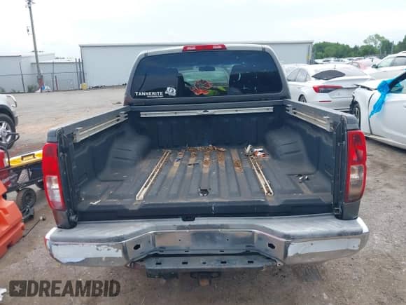 2008 Nissan Frontier SE z VIN 1N6AD07W18C444255, wystawiony jako IAAI lot #42315626 z przebiegiem 275 579 mil mil oraz . Historia ofert i sprzedaży dostępna na DreamBid. Obrazek 15.