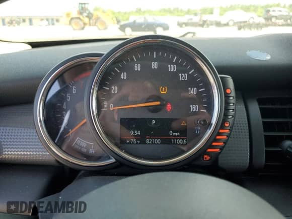 2014 MINI Hardtop with VIN WMWXM5C51ET933450, listed as a Copart auction lot 56686374 with 82,100 mi miles and Salvage title. Bid and sale history available at DreamBid. Image 9.