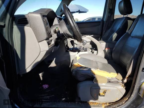 2007 Jeep Commander Sport с VIN 1J8HG48K77C661568, выставлен на аукционе Copart как лот 71834435 с пробегом 143 637 миль миль и Списание • Salvage title. История ставок и продаж доступна на DreamBid. Изображение 7.