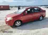 2007 Chevrolet Aveo LS z VIN KL1TD56617B051863, wystawiony jako Copart lot #79996804 z przebiegiem Nie podano mil oraz Szkoda całkowita • Salvage title. Historia ofert i sprzedaży dostępna na DreamBid. Obrazek 1.
