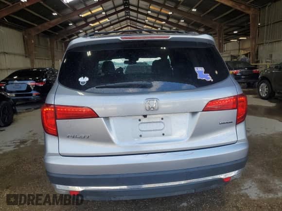 2017 Honda Pilot Touring with VIN 5FNYF5H91HB020627, listed as a Copart auction lot 72072435 with 137,363 mi miles and Salvage title. Bid and sale history available at DreamBid. Image 6.