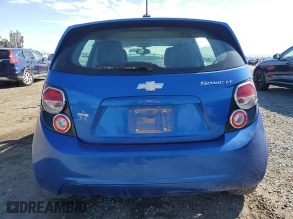 2016 Chevrolet Sonic LT с VIN 1G1JC6SH6G4156377, выставлен на аукционе Copart как лот 81613815 с пробегом 59 418 миль миль и Списание • Salvage title. История ставок и продаж доступна на DreamBid. Изображение 6.