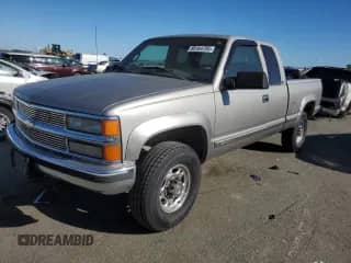 1998 Chevrolet Silverado 2500 с VIN 1GCGK29R8WE256016, выставлен на аукционе Copart как лот 89164785 с пробегом 191 040 миль миль и Чистый • Clean title. История ставок и продаж доступна на DreamBid. Изображение 1.