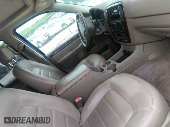 2003 Ford Explorer with VIN 1FMZU65K43UA92733, listed as a IAAI auction lot 42093512 with 201,805 mi miles and . Bid and sale history available at DreamBid. Image 5.