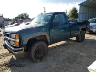 1998 Chevrolet Silverado 2500 с VIN 1GCGK24R6WZ233267, выставлен на аукционе Copart как лот 67941783 с пробегом 439 667 миль миль и Списание • Salvage title. История ставок и продаж доступна на DreamBid. Изображение 1.