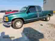1996 GMC Sierra 1500 z VIN 2GTEC19R4T1552775, wystawiony jako Copart lot #68291925 z przebiegiem 146 095 mil mil oraz Szkoda całkowita • Salvage title. Historia ofert i sprzedaży dostępna na DreamBid. Obrazek 1.