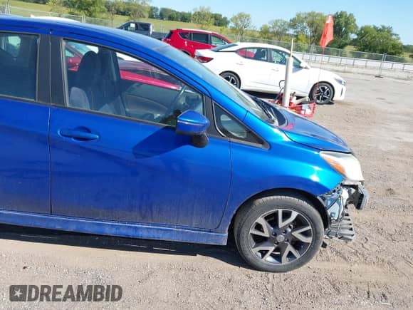 2015 Nissan Note S with VIN 3N1CE2CP7FL363381, listed as a IAAI auction lot 43075695 with 211,559 mi miles and . Bid and sale history available at DreamBid. Image 13.
