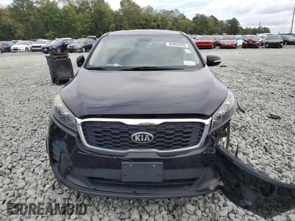 2019 Kia Sorento LX with VIN 5XYPG4A34KG475903, listed as a Copart auction lot 84882895 with 144,512 mi miles and Clean title. Bid and sale history available at DreamBid. Image 5.