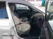 2014 Hyundai Santa Fe z VIN 5XYZU3LB3EG206926, wystawiony jako IAAI lot #43301222 z przebiegiem 134 184 mil mil oraz . Historia ofert i sprzedaży dostępna na DreamBid. Obrazek 5.