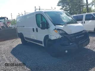 2023 Ram ProMaster Cargo z VIN 3C6LRVVG7PE559138, wystawiony jako IAAI lot #42331456 z przebiegiem 55 786 mil mil oraz . Historia ofert i sprzedaży dostępna na DreamBid. Obrazek 1.