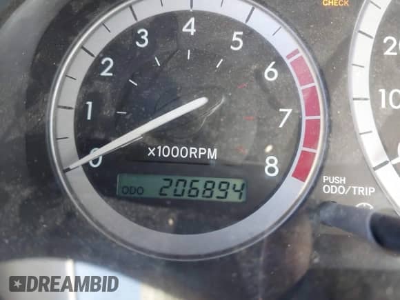 2004 Toyota Sienna XLE z VIN 5TDZA22C44S045985, wystawiony jako IAAI lot #42528082 z przebiegiem 206 894 mil mil oraz . Historia ofert i sprzedaży dostępna na DreamBid. Obrazek 7.