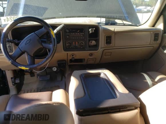 2006 Chevrolet Silverado 3500 DRW LT3 z VIN 1GCJK33D86F255841, wystawiony jako Copart lot #75417924 z przebiegiem 212 136 mil mil oraz Szkoda całkowita • Salvage title. Historia ofert i sprzedaży dostępna na DreamBid. Obrazek 8.