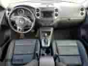 2013 Volkswagen Tiguan SE z VIN WVGAV3AX2DW607051, wystawiony jako Copart lot #44391625 z przebiegiem 61 220 mil mil oraz Szkoda całkowita • Salvage title. Historia ofert i sprzedaży dostępna na DreamBid. Obrazek 8.