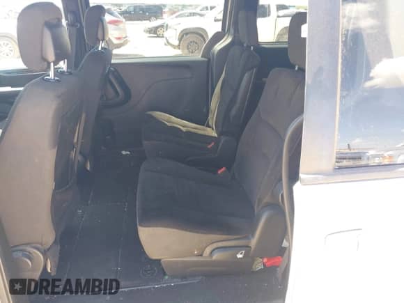 2018 Dodge Grand Caravan SE z VIN 2C4RDGBG9JR199149, wystawiony jako IAAI lot #43264774 z przebiegiem 200 102 mil mil oraz . Historia ofert i sprzedaży dostępna na DreamBid. Obrazek 8.