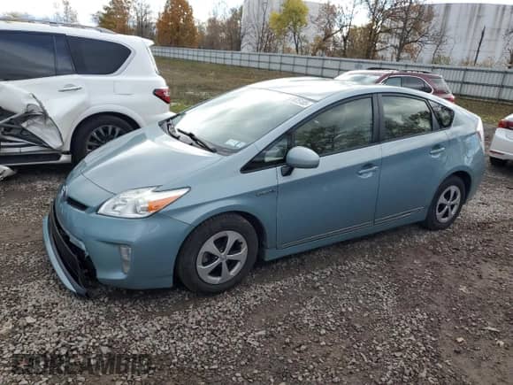 2014 Toyota Prius Three с VIN JTDKN3DU8E1784177, выставлен на аукционе Copart как лот 87075185 с пробегом 159 429 миль миль и Списание • Salvage title. История ставок и продаж доступна на DreamBid. Изображение 1.