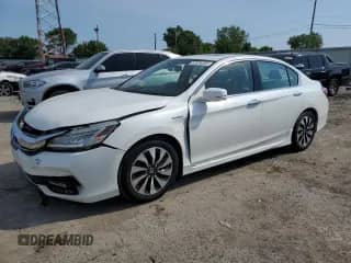 2017 Honda Accord Touring с VIN JHMCR6F73HC029267, выставлен на аукционе Copart как лот 67976765 с пробегом 103 164 миль миль и Списание • Salvage title. История ставок и продаж доступна на DreamBid. Изображение 1.