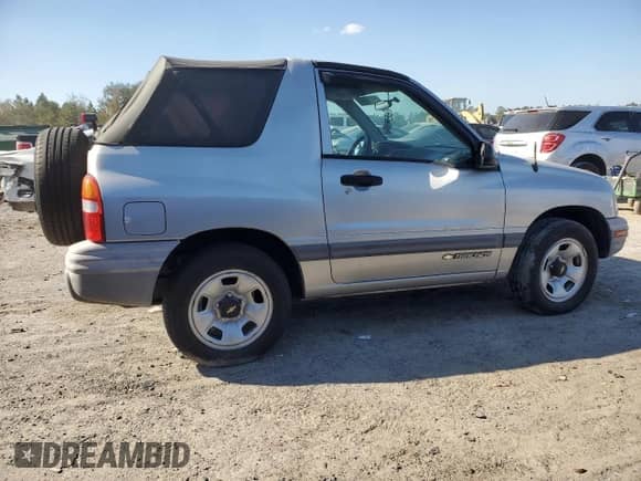 2002 Chevrolet Tracker with VIN 2CNBE18C226913895, listed as a Copart auction lot 83248644 with 122,332 mi miles and Clean title. Bid and sale history available at DreamBid. Image 3.