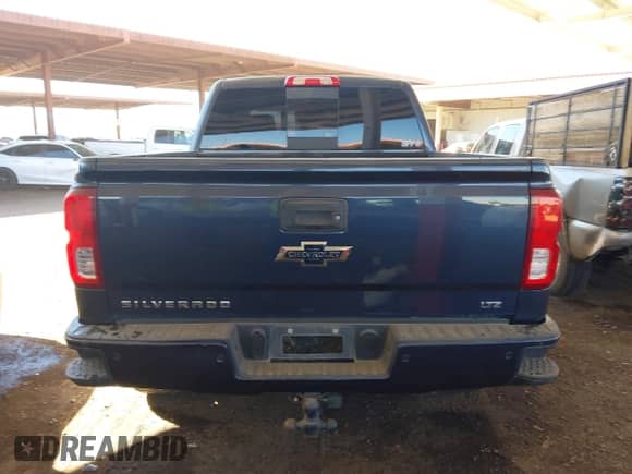 2018 Chevrolet Silverado 1500 LTZ z VIN 3GCUKSEC1JG495350, wystawiony jako IAAI lot #43318196 z przebiegiem 139 694 mil mil oraz . Historia ofert i sprzedaży dostępna na DreamBid. Obrazek 16.