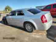 2010 Chrysler 300 Touring с VIN 2C3CA4CD7AH306856, выставлен на аукционе Copart как лот 80054965 с пробегом 106 128 миль миль и Списание • Salvage title. История ставок и продаж доступна на DreamBid. Изображение 2.