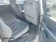 2006 GMC Sierra 1500 SLE1 z VIN 2GTEK13T561193805, wystawiony jako IAAI lot #43241187 z przebiegiem 74 916 mil mil oraz . Historia ofert i sprzedaży dostępna na DreamBid. Obrazek 8.