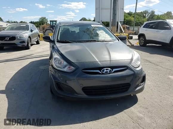 2012 Hyundai Accent GLS z VIN KMHCT4AE3CU197910, wystawiony jako Copart lot #70589035 z przebiegiem 91 582 mil mil oraz Czysty tytuł • Clean title. Historia ofert i sprzedaży dostępna na DreamBid. Obrazek 13.