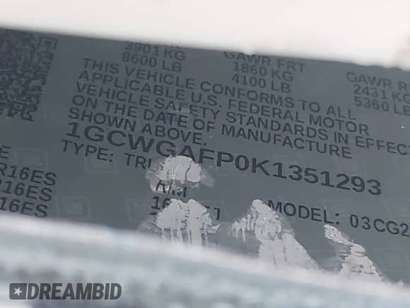 2019 Chevrolet Express Cargo z VIN 1GCWGAFP0K1351293, wystawiony jako IAAI lot #42499545 z przebiegiem Nie podano mil oraz . Historia ofert i sprzedaży dostępna na DreamBid. Obrazek 9.