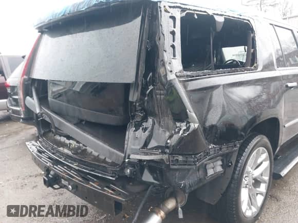 2016 Cadillac Escalade ESV Platinum с VIN 1GYS4KKJ9GR239111, выставлен на аукционе IAAI как лот 41627506 с пробегом 145 105 миль миль и . История ставок и продаж доступна на DreamBid. Изображение 6.