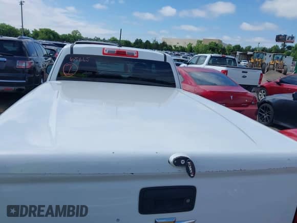 2015 Chevrolet Colorado 2WD WT z VIN 1GCHSAEA6F1187994, wystawiony jako IAAI lot #42365665 z przebiegiem 170 417 mil mil oraz . Historia ofert i sprzedaży dostępna na DreamBid. Obrazek 20.