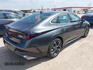 2025 Hyundai Sonata SEL z VIN KMHL64JA4SA498335, wystawiony jako IAAI lot #43311289 z przebiegiem 9 234 mil mil oraz . Historia ofert i sprzedaży dostępna na DreamBid. Obrazek 4.