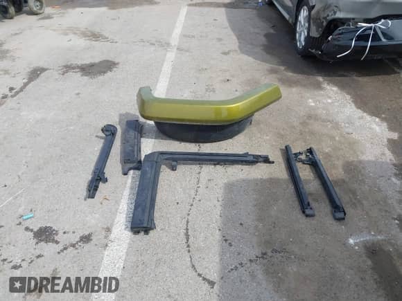 2007 Jeep Wrangler Unlimited Sahara z VIN 1J8GA59167L161894, wystawiony jako IAAI lot #41856064 z przebiegiem 122 714 mil mil oraz . Historia ofert i sprzedaży dostępna na DreamBid. Obrazek 12.