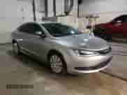 2015 Chrysler 200 LX с VIN 1C3CCCFB7FN560709, выставлен на аукционе Copart как лот 85123985 с пробегом 108 752 миль миль и Чистый • Clean title. История ставок и продаж доступна на DreamBid. Изображение 4.