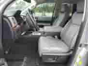 2019 Toyota Tundra Limited z VIN 5TFSY5F12KX245102, wystawiony jako Copart lot #80249875 z przebiegiem 24 383 mil mil oraz Szkoda całkowita • Salvage title. Historia ofert i sprzedaży dostępna na DreamBid. Obrazek 7.