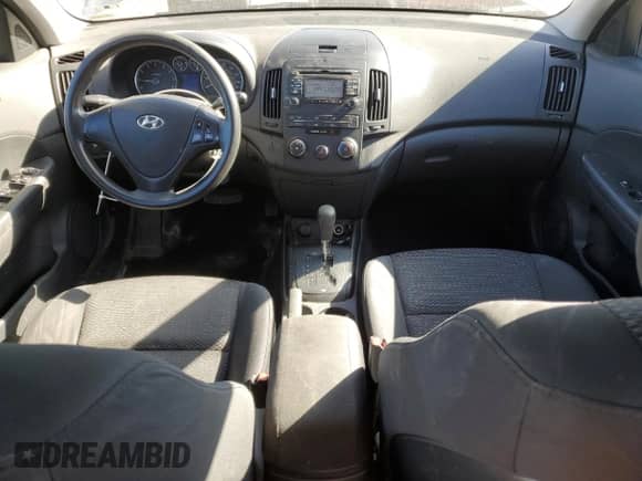 2011 Hyundai Elantra GLS z VIN KMHDB8AE7BU110829, wystawiony jako Copart lot #86798385 z przebiegiem 183 089 mil mil oraz Czysty tytuł • Clean title. Historia ofert i sprzedaży dostępna na DreamBid. Obrazek 8.