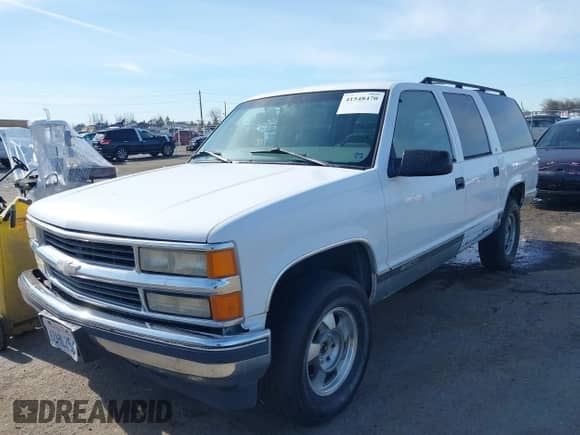 1997 Chevrolet Suburban с VIN 3GNFK16R4VG126095, выставлен на аукционе IAAI как лот 41548470 с пробегом 290 502 миль миль и . История ставок и продаж доступна на DreamBid. Изображение 2.