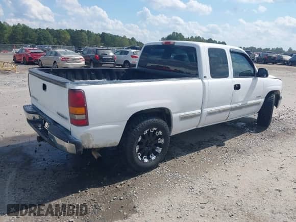 2000 Chevrolet Silverado 1500 LS with VIN 2GCEC19V9Y1361972, listed as a IAAI auction lot 43287675 with 249,773 mi miles and . Bid and sale history available at DreamBid. Image 4.